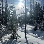 شاليه Lapland Log Ukko-kelo لووُستو